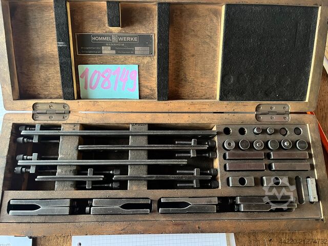 End gauge connector and universal holder Hommel Z 101