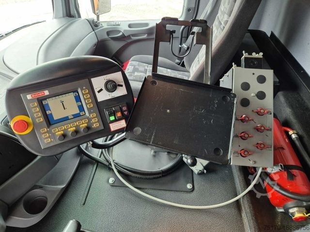 Silniční zametač MERCEDES-BENZ Actros 2032 A 4x4 Bucher STKF 9500 Airport