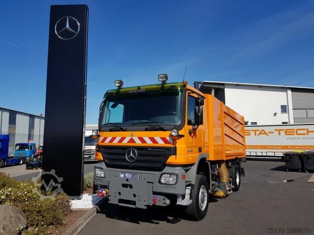 Silniční zametač MERCEDES-BENZ Actros 2032 A 4x4 Bucher STKF 9500 Airport