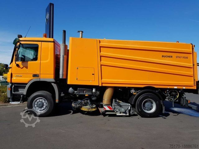 Silniční zametač MERCEDES-BENZ Actros 2032 A 4x4 Bucher STKF 9500 Airport