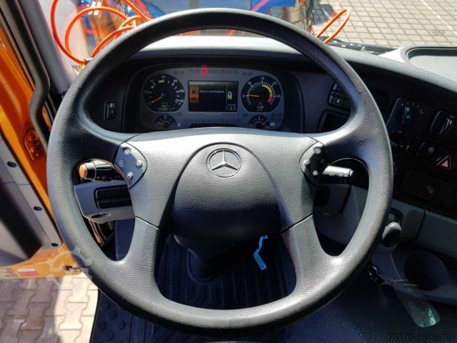 Silniční zametač MERCEDES-BENZ Actros 2032 A 4x4 Bucher STKF 9500 Airport