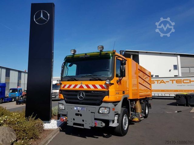 Silniční zametač MERCEDES-BENZ Actros 2032 A 4x4 Bucher STKF 9500 Airport