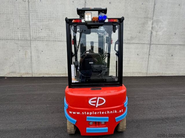 Elektrisk 4 -hjulig gaffeltruck EP EFL 183 LI ION