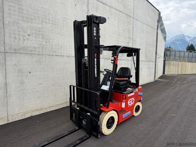 Elektrisk 4 -hjulig gaffeltruck EP EFL 183 LI ION