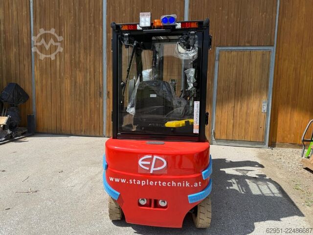 Elektrisk 4 -hjulig gaffeltruck EP EFL 183 LI ION