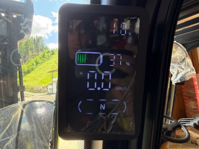 Elektrisk 4 -hjulig gaffeltruck EP EFL 183 LI ION