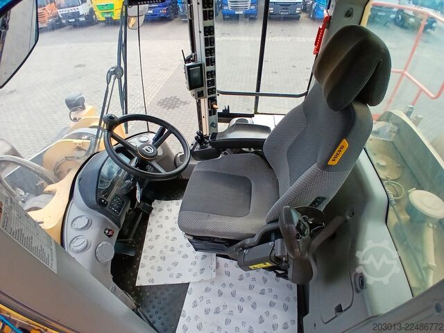 Utovarivač na točkovima VOLVO L180H Radlader 29,7 t *Waage *12.069 h