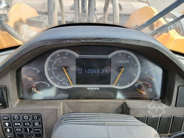 Utovarivač na točkovima VOLVO L180H Radlader 29,7 t *Waage *12.069 h