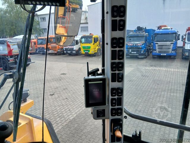 Utovarivač na točkovima VOLVO L180H Radlader 29,7 t *Waage *12.069 h
