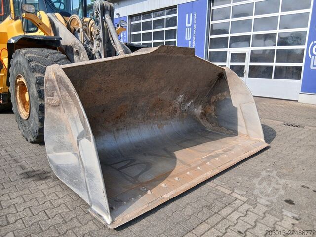 Utovarivač na točkovima VOLVO L180H Radlader 29,7 t *Waage *12.069 h