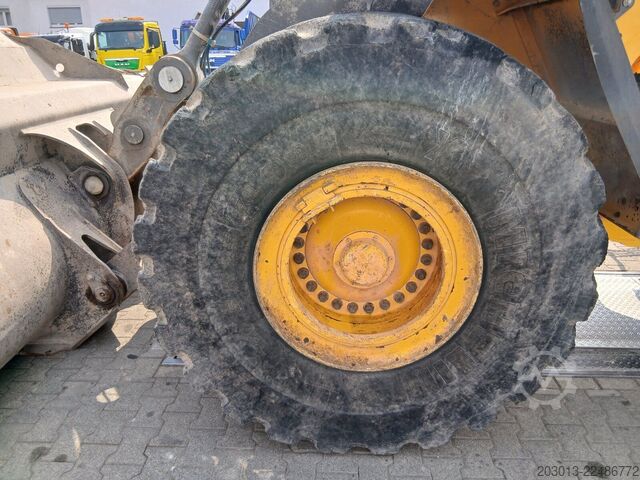 Utovarivač na točkovima VOLVO L180H Radlader 29,7 t *Waage *12.069 h