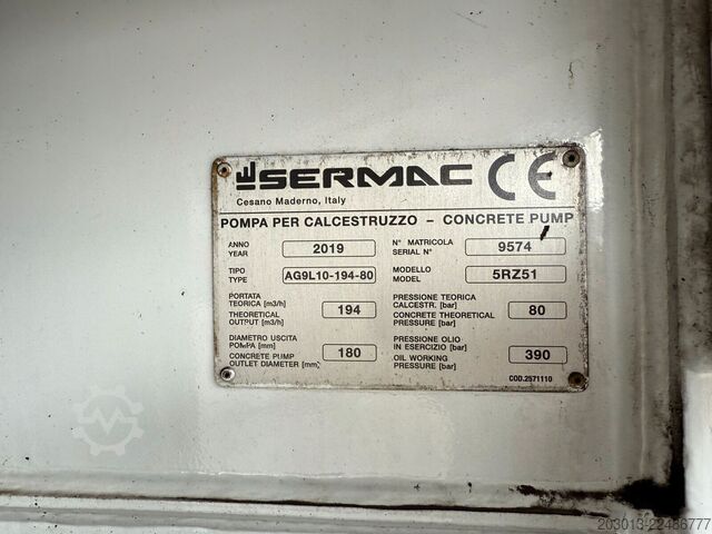 Kamion sa pumpom za beton MERCEDES-BENZ AROCS 4451 8x4 EURO 6 Betonpumpe SERMAC 5RZ51