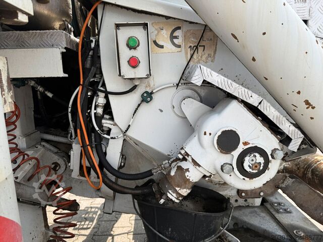 Kamion sa pumpom za beton MERCEDES-BENZ AROCS 4451 8x4 EURO 6 Betonpumpe SERMAC 5RZ51