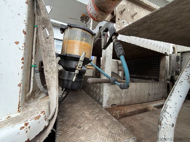 Kamion sa pumpom za beton MERCEDES-BENZ AROCS 4451 8x4 EURO 6 Betonpumpe SERMAC 5RZ51