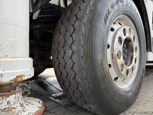 Kamion sa pumpom za beton MERCEDES-BENZ AROCS 4451 8x4 EURO 6 Betonpumpe SERMAC 5RZ51