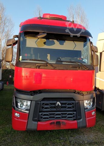 Standard traktor Renault T520