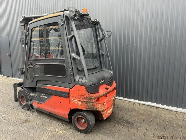 Elektrisk 4 -hjulet gaffeltruck Linde E30L-01