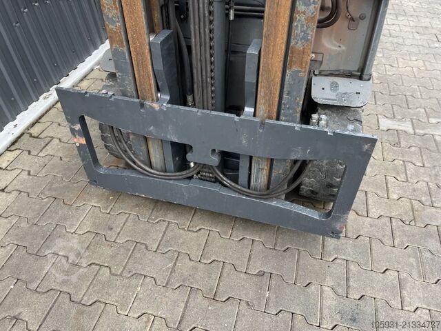 Elektrisk 4 -hjulet gaffeltruck Linde E30L-01