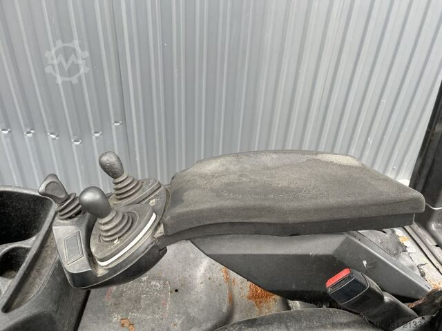 Elektrisk 3 -hjulet gaffeltruck Linde E16C-01