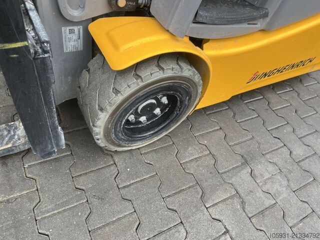 Elektrisk 3 -hjulet gaffeltruck Jungheinrich EFG218k