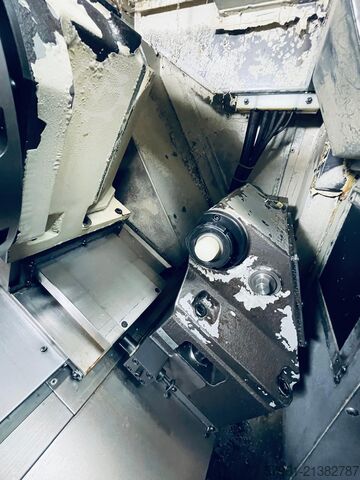 Centro de torneamento e fresagem CNC Okuma LB200
