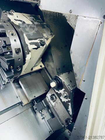 Centro de torneamento e fresagem CNC Okuma LB200