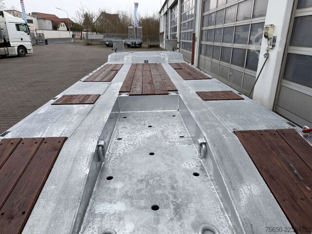 Remorque porte-engins surbaissée Möslein T 4 VB H2  neuer 4 Achs Tieflader hydraulischen Rampen
