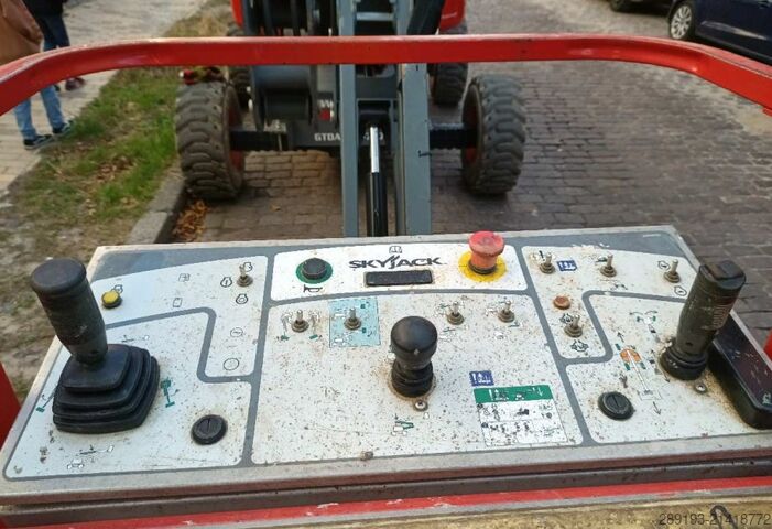 Hoogwerker zelfrijdend Skyjack SJ 46 AJ Diesel 16,10 m