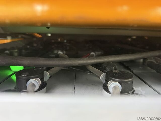 Elektromos négykerekű targonca Jungheinrich EFG 320 / STVZO / nur 1955 Std.