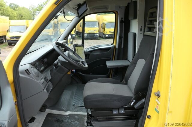 Dubă cu caroserie tip cutie iveco Daily 35 S11 C30C AUTOMATIK KAMERA Regale LUFT DURCHGANG EURO-5 CoC