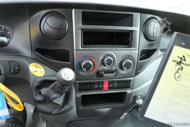 Dubă cu caroserie tip cutie iveco Daily 35 S11 C30C AUTOMATIK KAMERA Regale LUFT DURCHGANG EURO-5 CoC