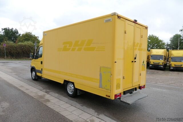 Dubă cu caroserie tip cutie iveco Daily 35 S11 C30C AUTOMATIK KAMERA Regale LUFT DURCHGANG EURO-5 CoC