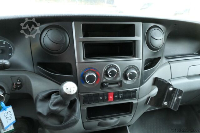 Dubă cu caroserie tip cutie iveco Daily 35 S11 C30C AUTOMATIK KAMERA Regale LUFT DURCHGANG EURO-5 CoC