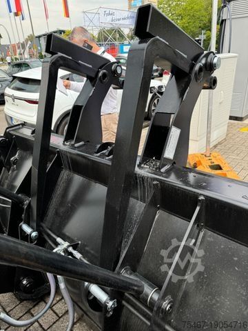 Graaflaadmachine Hidromek HIDROMEK HMK 102B  Strasenzulasung MotorPerkins