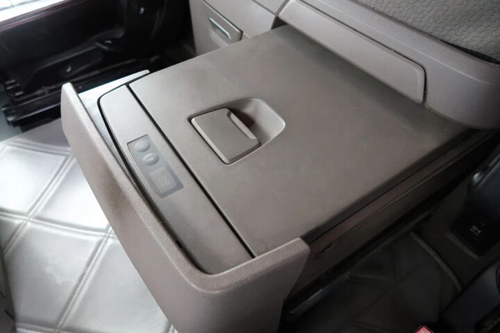 Kabinli şasi Scania R520 V8 NGS 6X2/ CHASSIS