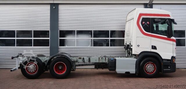 Podwozie z kabiną Scania R520 V8 NGS 6X2/ FULL AIR/ CHASSIS / PTO-EG661F