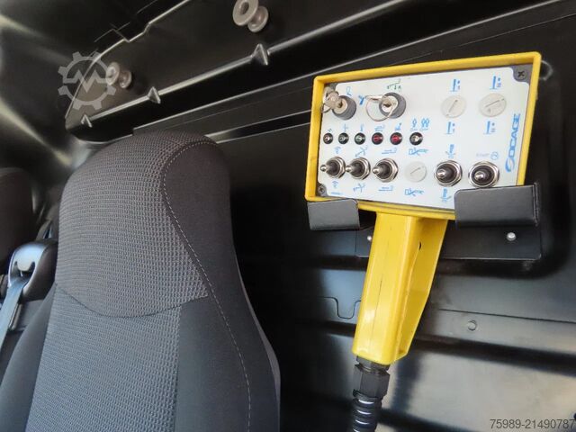 Hebebühne Renault Master 10,5 m,   3 seats, 3500 kg, euro6