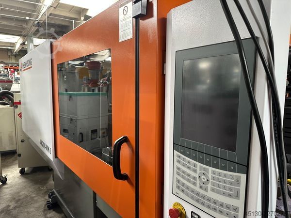 Sprøjtestøbemaskine Chen Hsong JetMaster 208-MK6 mit dem Roboter Samfac