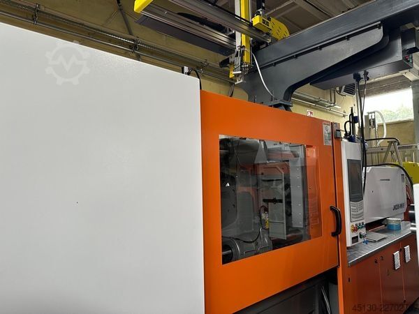 Sprøjtestøbemaskine Chen Hsong JetMaster 208-MK6 mit dem Roboter Samfac