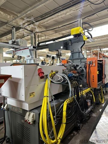 Sprøjtestøbemaskine Chen Hsong JetMaster 208-MK6 mit dem Roboter Samfac