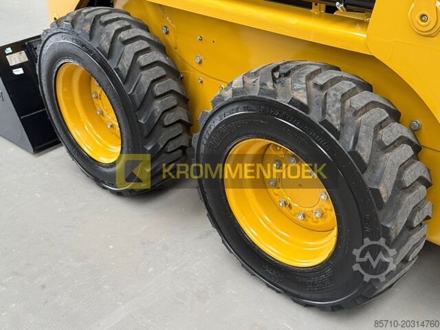Carregadora de rodas Caterpillar 216 B3