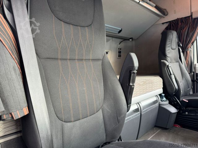 Standaard-SZM DAF XF 480 SC / 2 Tanks / 2 Beds / Refrigerator