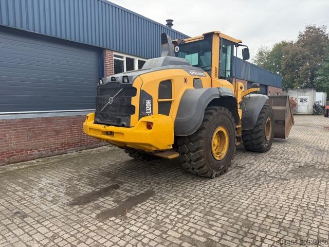 Chargeuse sur pneus VOLVO L 120 H