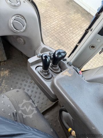 Chargeuse sur pneus VOLVO L 120 H