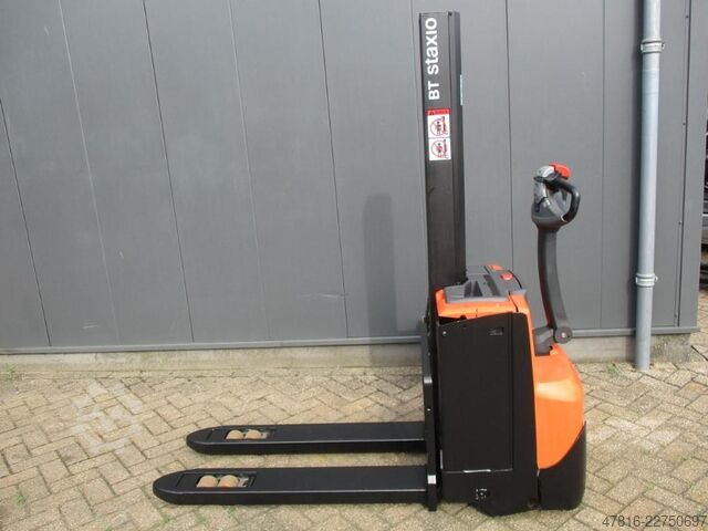 Carretilla elevadora BT SWE 080L
