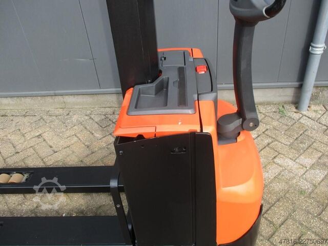 Carretilla elevadora BT SWE 080L