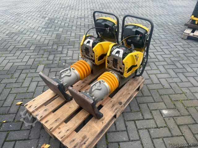 Placa vibratoria Bomag 2x BT 65 | 130 and 62 Hours | 2014 and 2017 | I...