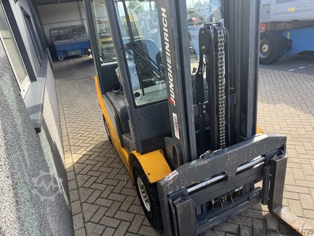 Jungheinrich DFG425S, maszt duplex 4350 mm, wolny skok (freelift), przesuw boczny (sideshift), pozyc JUNGHEINRICH DFG425S duplo435 freelift sideshift vorkversteller 6400uur 2012