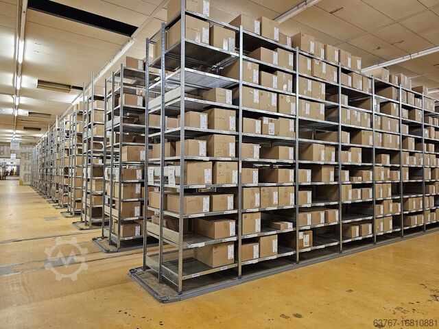 Rek Meta Fachbodenregal mit gelochten Böden