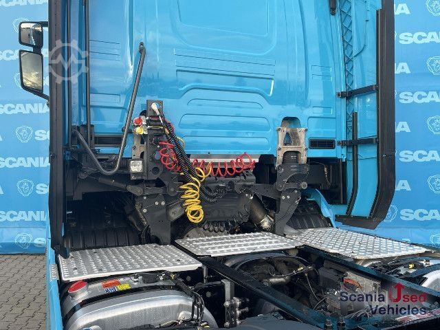 Gevaarlijke stoffen vrachtwagen Scania S 660 A6x2/4NB V8 RETARDER FULL AIR 8T DIFF-L LED